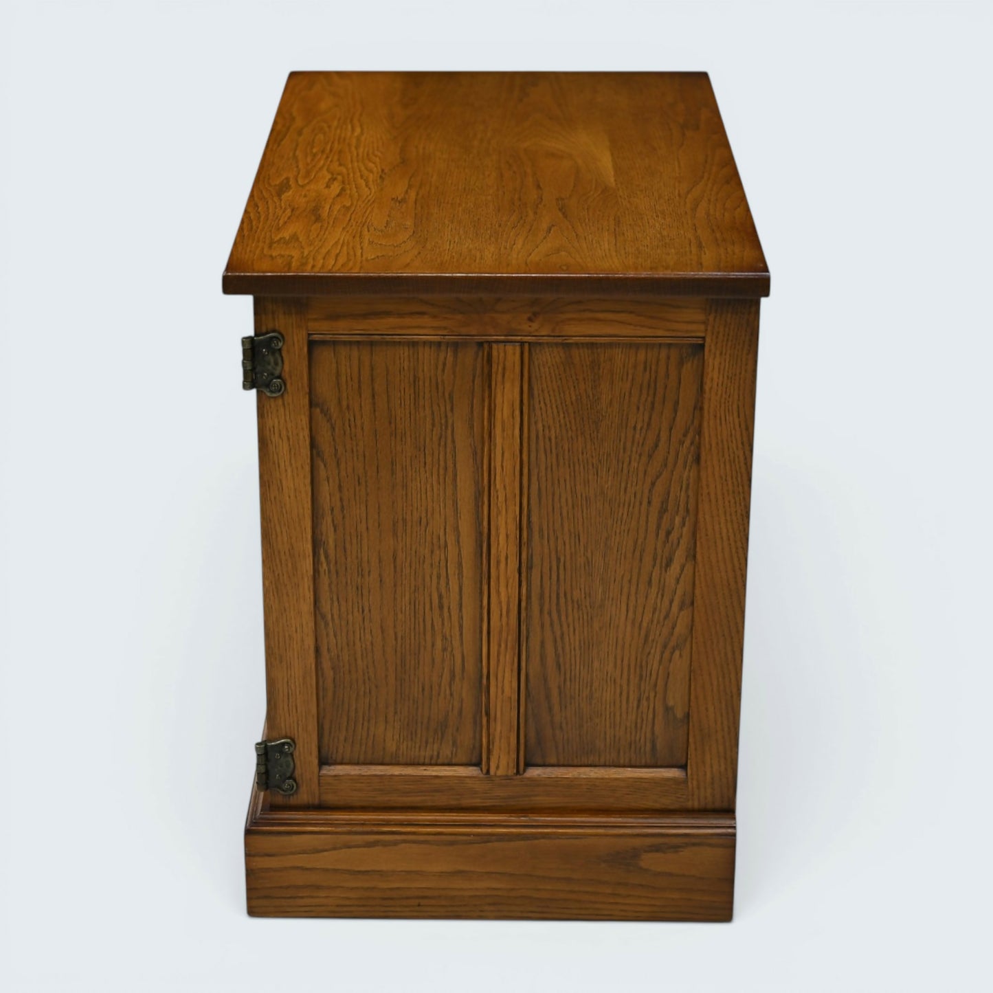 Old Charm TV Stand Video Cabinet Light Oak Made In England Free UK Delivery*