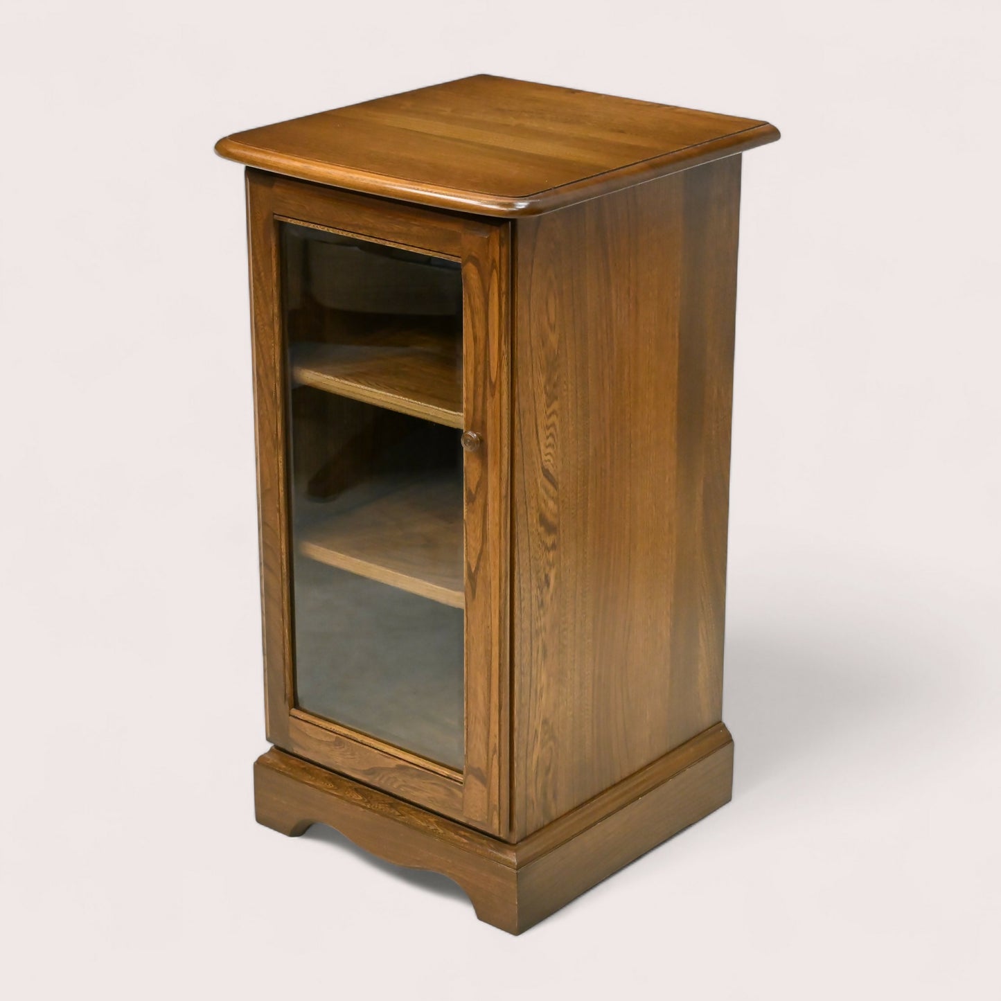 Ercol Midi Hi Fi Cabinet Model 2071 Glass Door Golden Dawn FREE UK Delivery. SBR10864/2608E