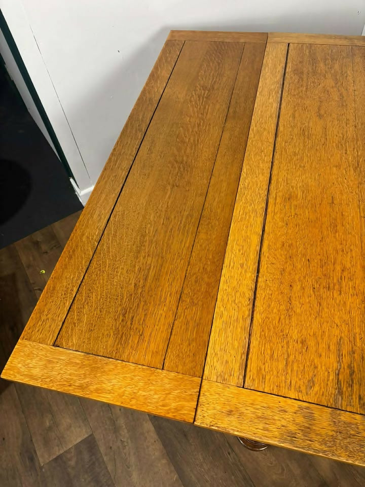 Early 20th Century Golden Oak Draw Leaf Dining Table