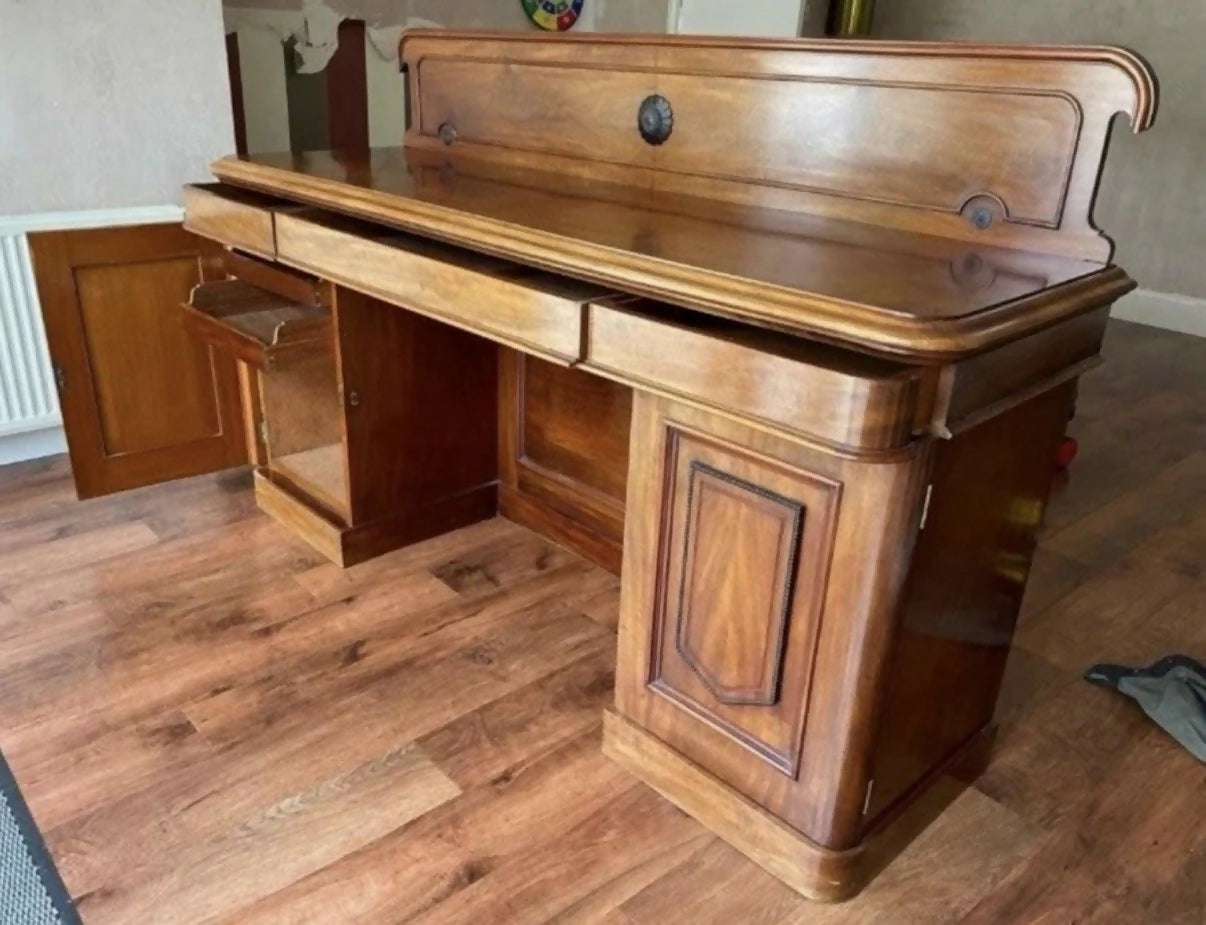 Victorian Mahogany Twin Pedestal Sideboard With Drawers & Cupboards.