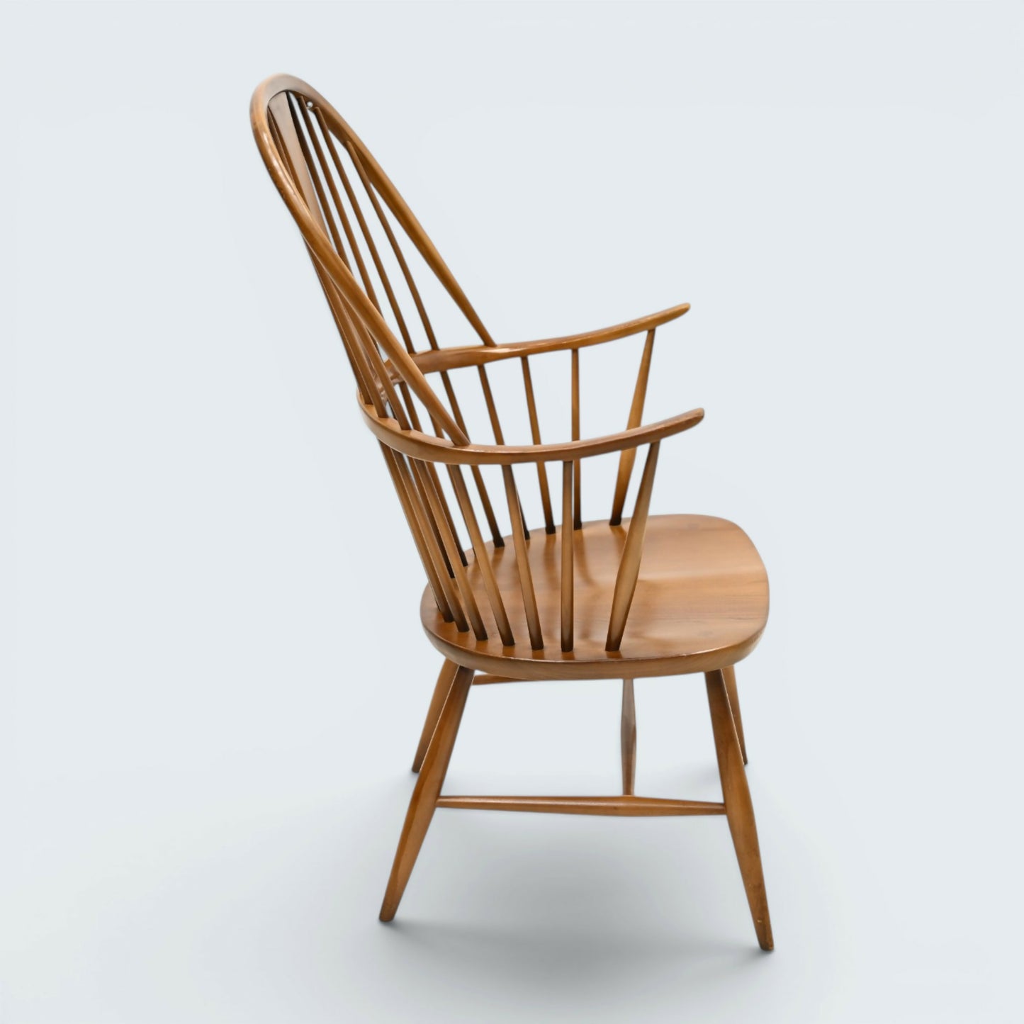 An Ercol Chairmakers Chair Windsor Bow Back Golden Dawn Model 472 FREE Delivery