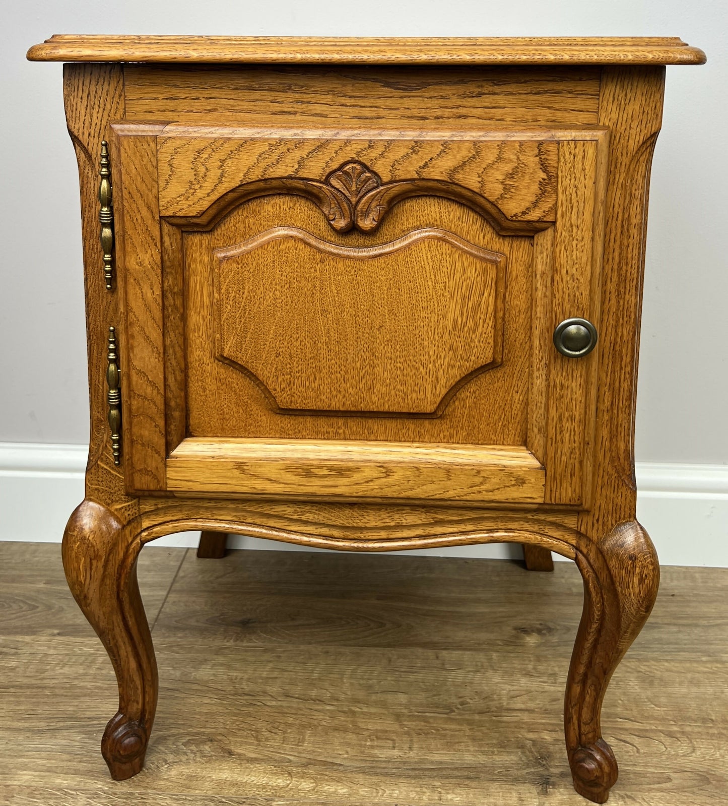 Bedside Table Vintage French Louis Style Oak Nightstand Carved Cabinet LOT 6305