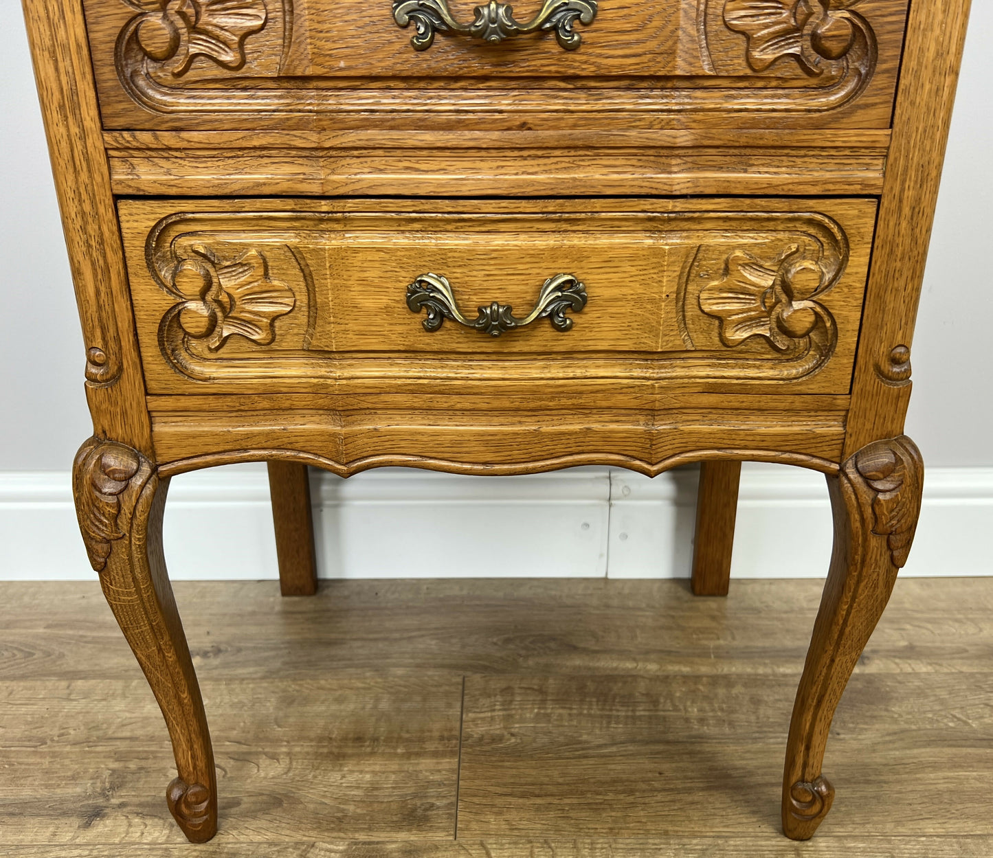 Chest of Drawers Vintage French Louis Oak 4 Drawers Carved Cabinet LOT 6231