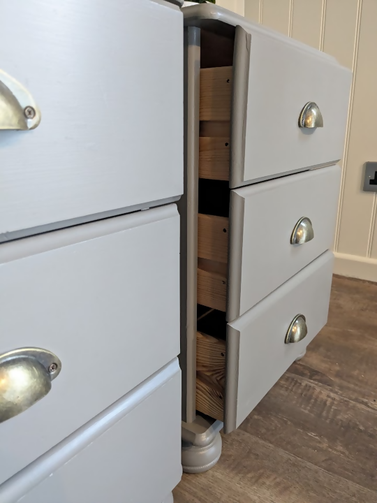 Small grey drawers R07021 5