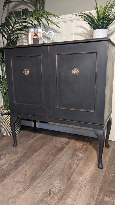 Graphite Drinks Cabinet R11002