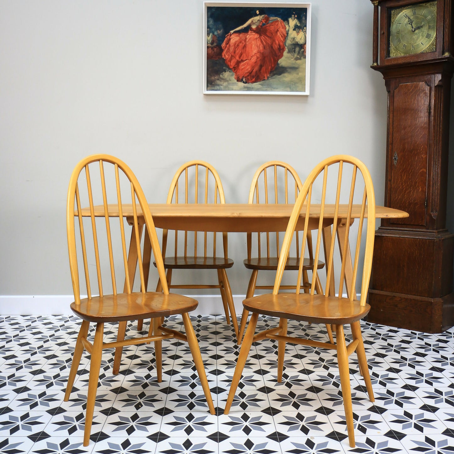 Six Ercol Quaker 365 Chairs and Ercol Plank Dinnig Table in Elm and Beech