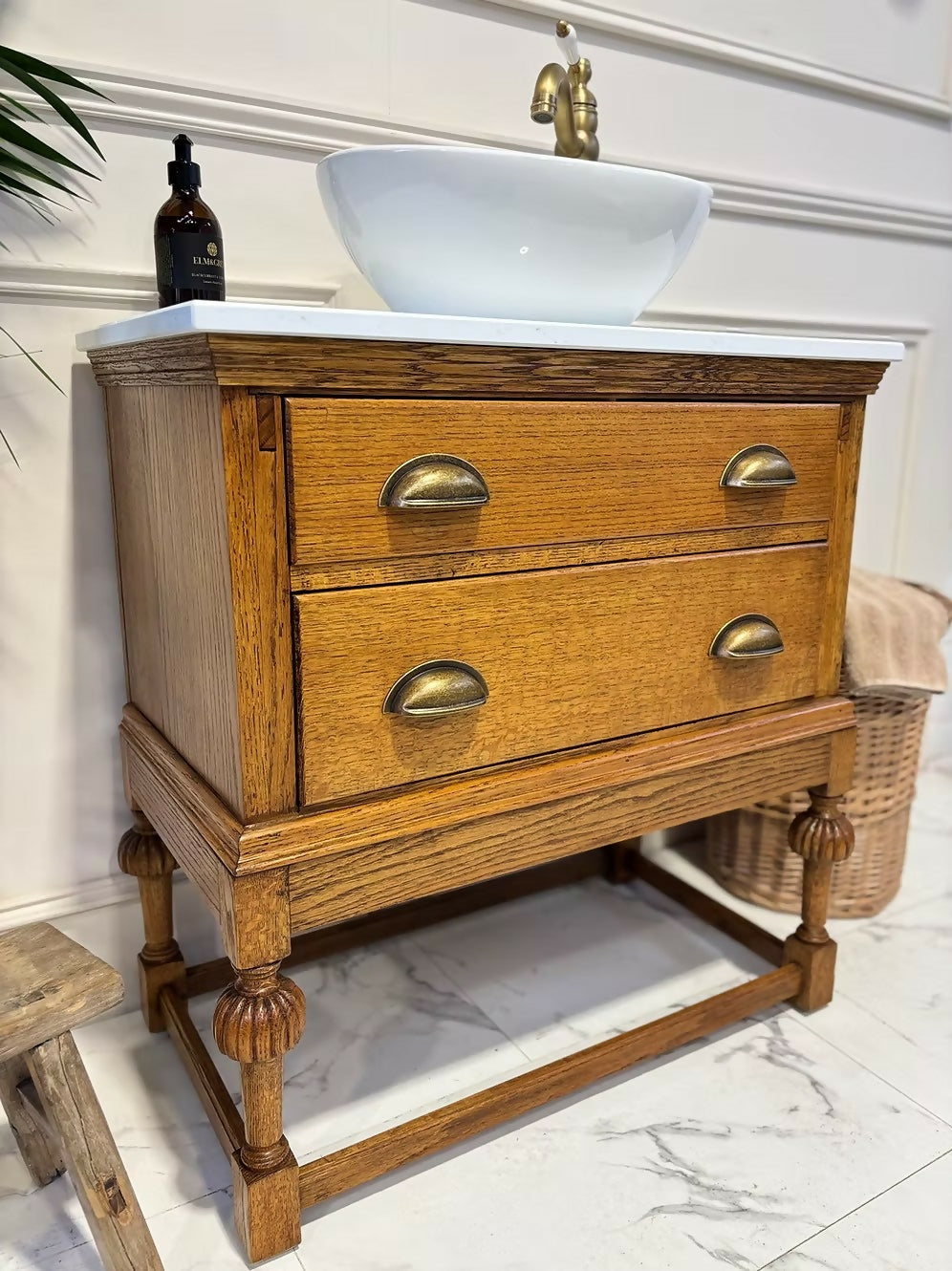 Traditional Bathroom Vintage Vanity Unit With Tap - George II