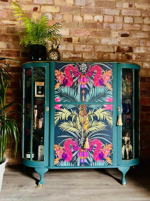 Oriental drinks cabinet