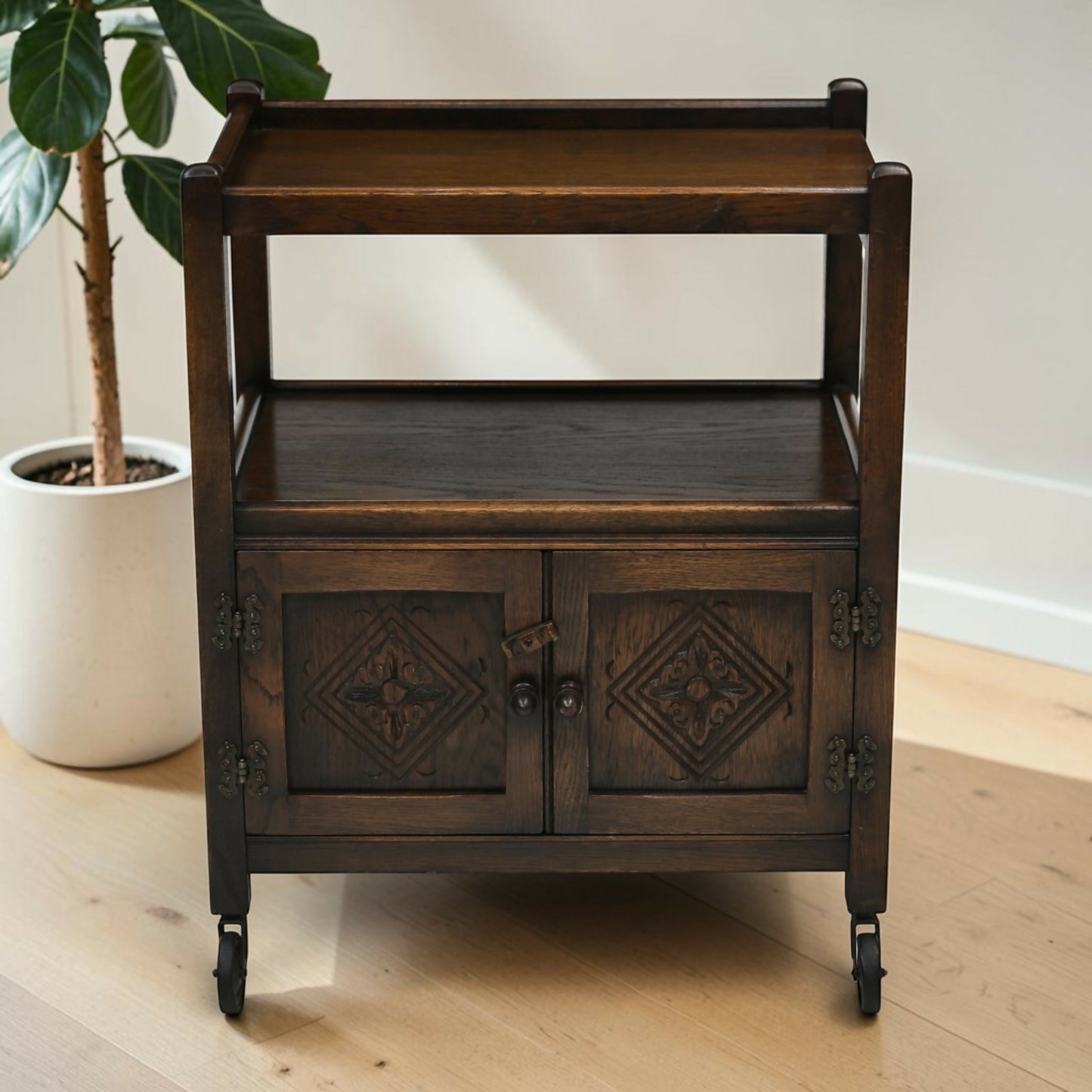 Jaycee Tea Trolley on Casters with Carved Cupboard Doors FREE UK Delivery*