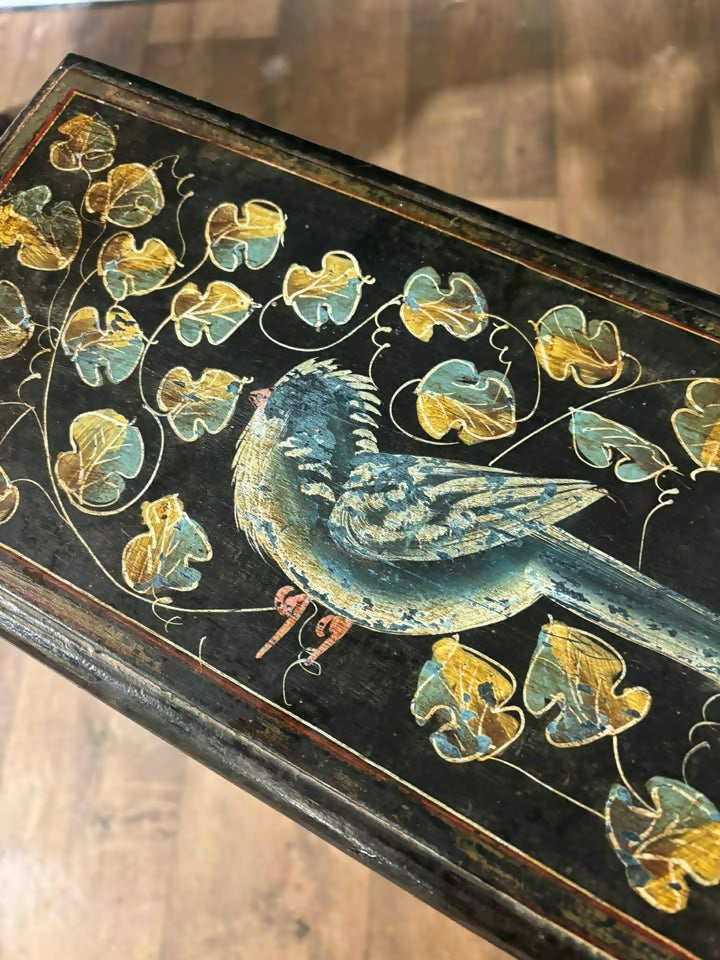 Vintage Oriental Style Five Drawer Chest Decorated with Birdsdt
