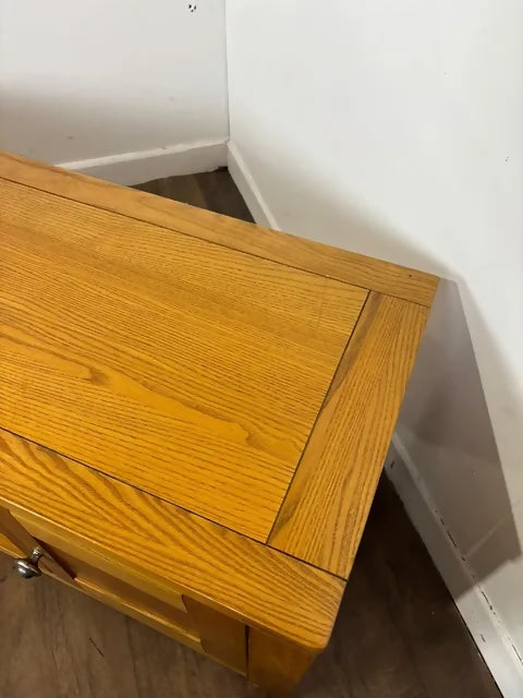Contemporary Light Oak Flat TV Cabinet / Media Unit