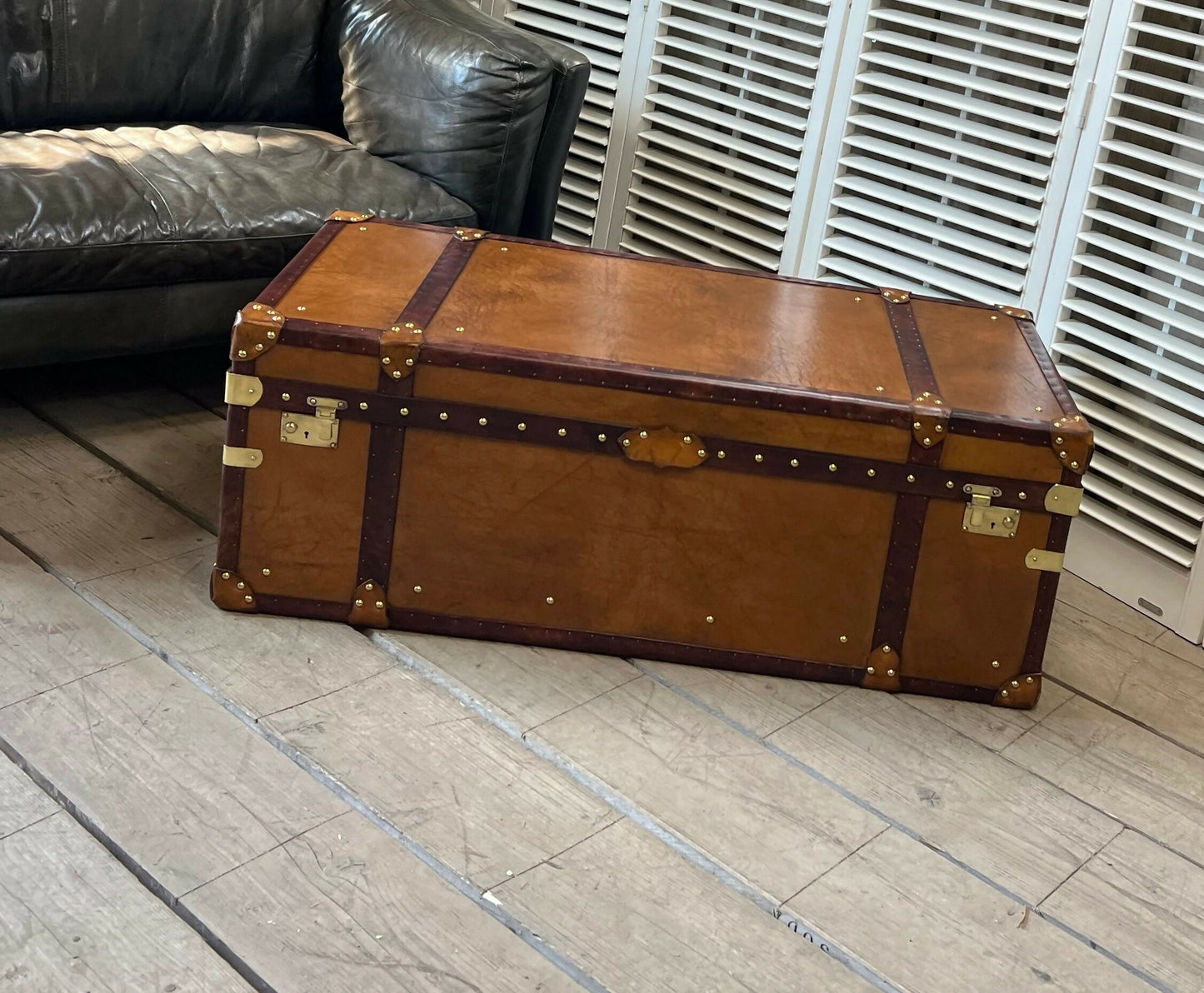 London Tan Handcrafted Leather Livingroom Trunk