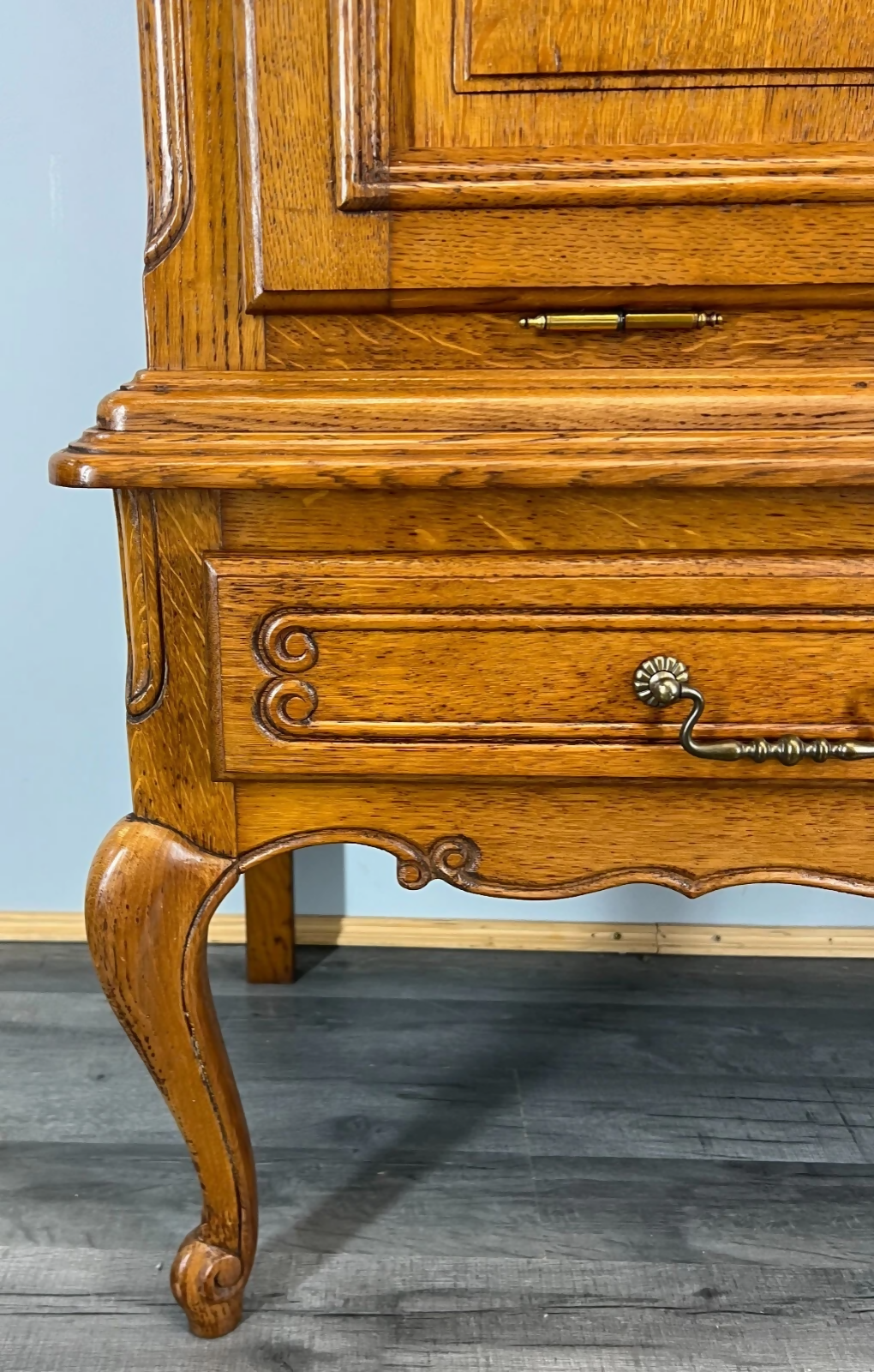 Cabinet Vintage French Style Oak Carved Sideboard with Drawer LOT 3757