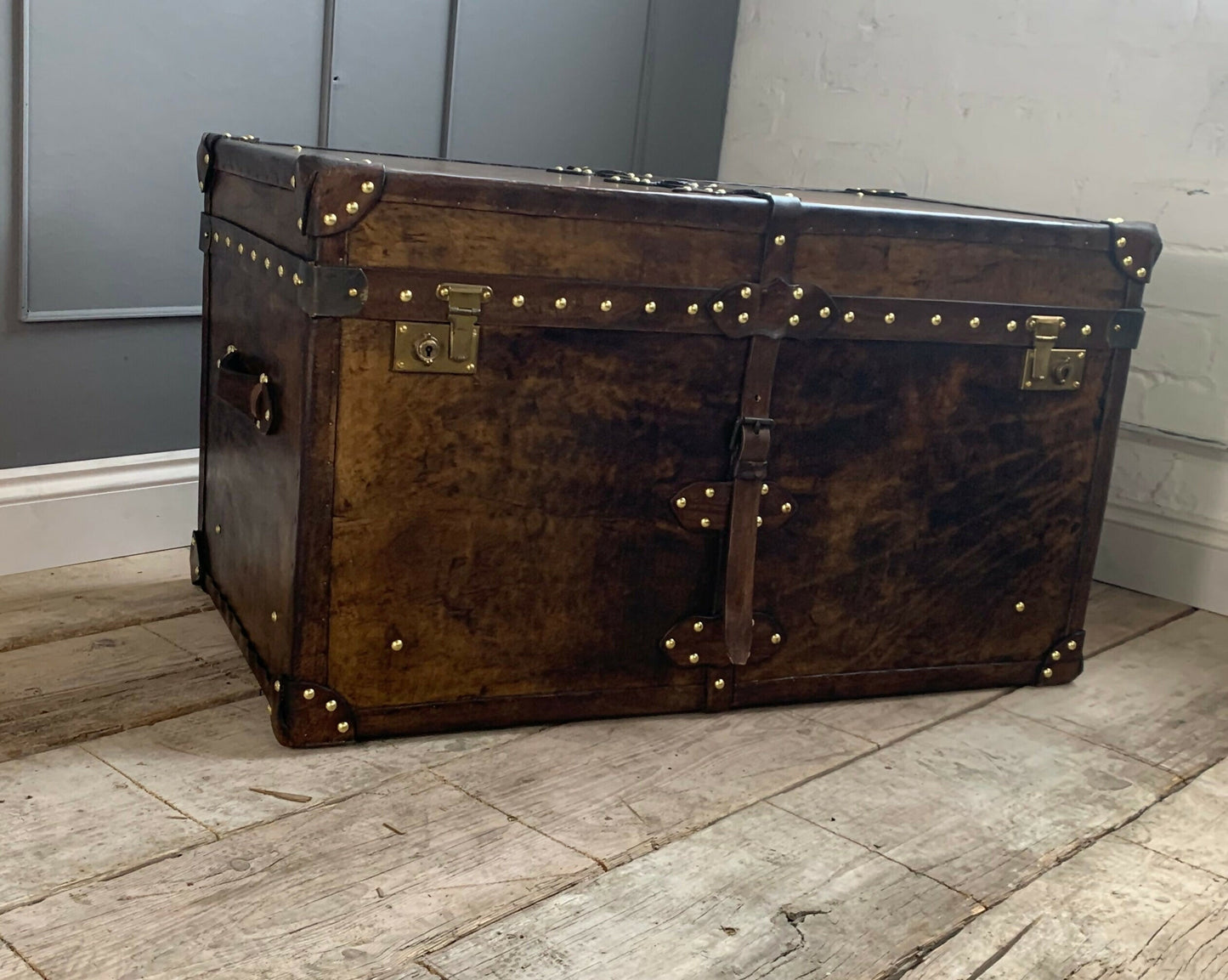 English Handmade Leather Coffee Table Trunk