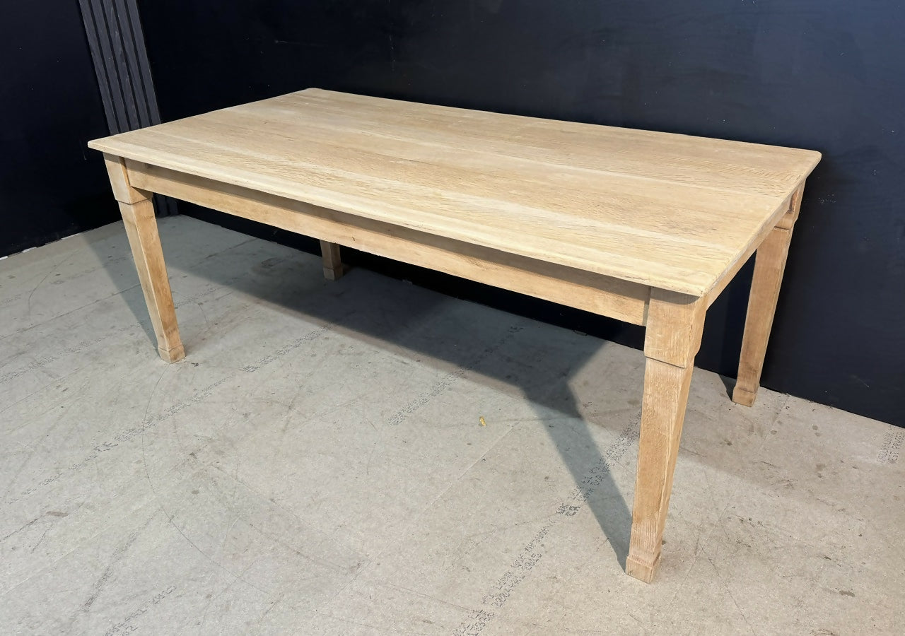 Stylish Oak Kitchen Dining Table