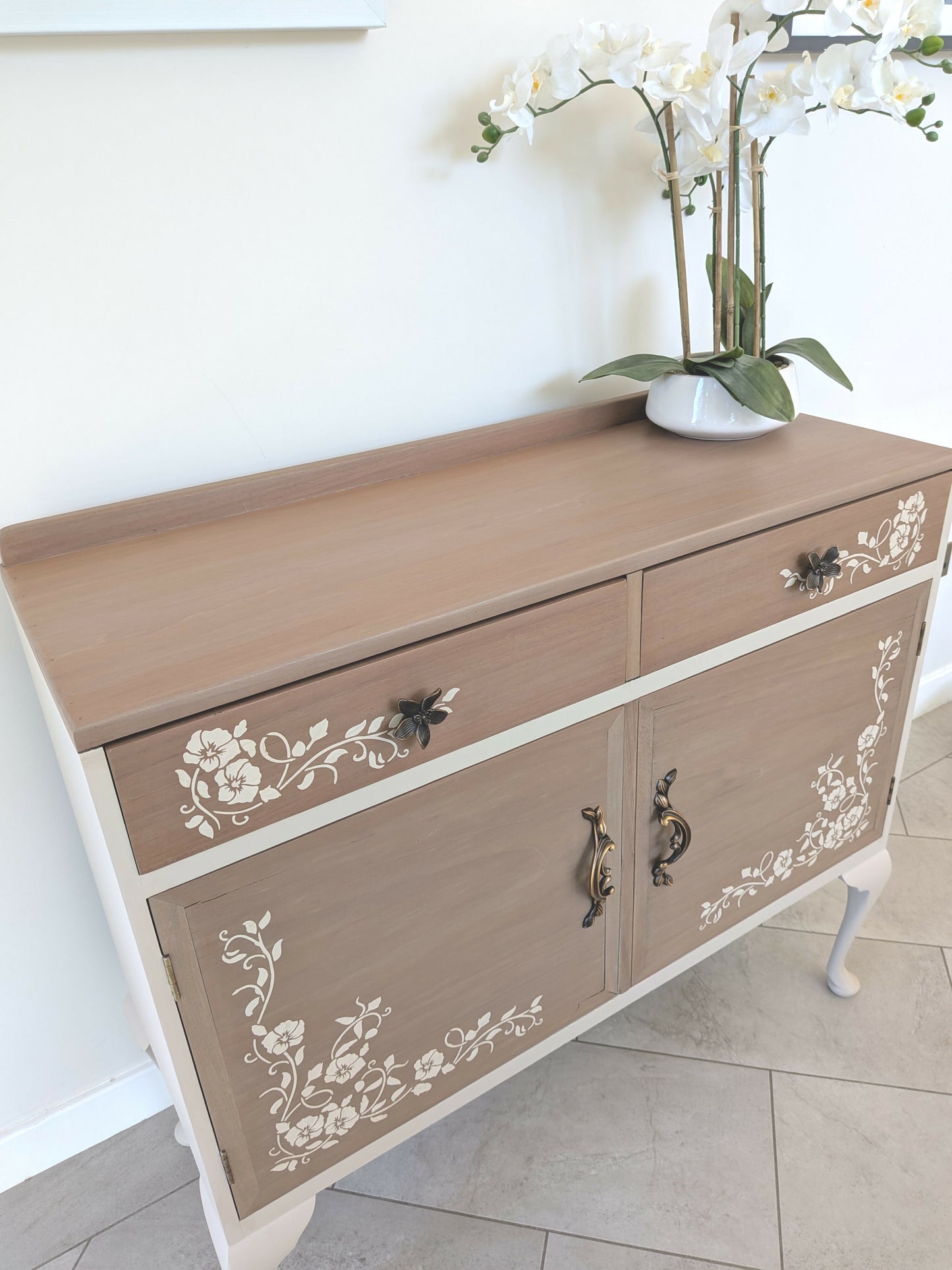 Elegant Vintage Taupe Cabinet Sideboard with Queen Anne Legs