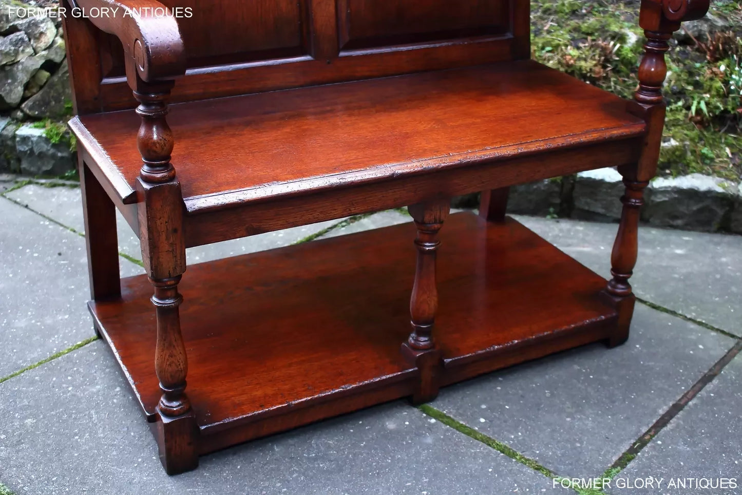 A TITCHMARSH AND GOODWIN SOLID OAK TAVERN SEAT / SETTLE / PEW / HALL ARMCHAIR / BENCH.