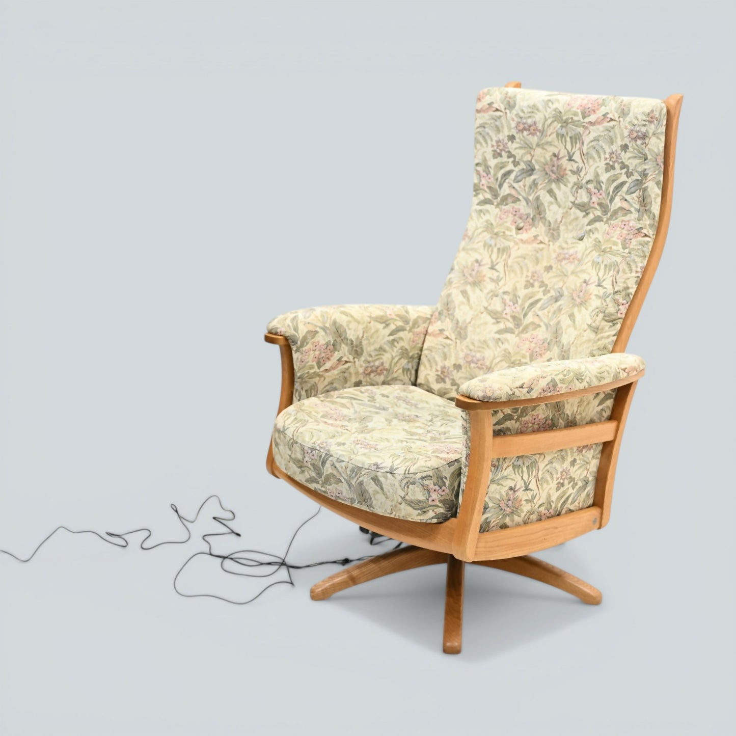 Ercol Electric Recliner Armchair And Foot Stool Light Finish FREE UK Delivery*