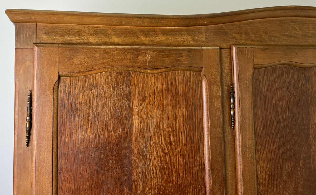 Wardrobe Vintage French Louis Oak Triple Door Carved Armoire Cabinet LOT 6537