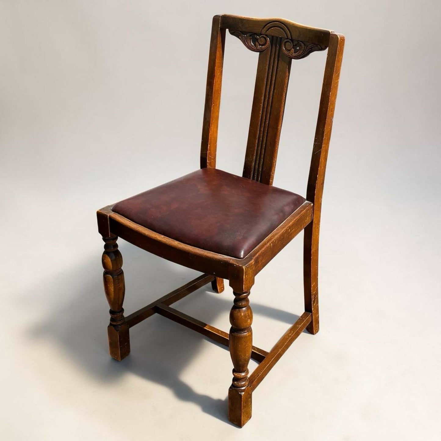 Extending Vintage Draw Leaf Table & 4 Chairs