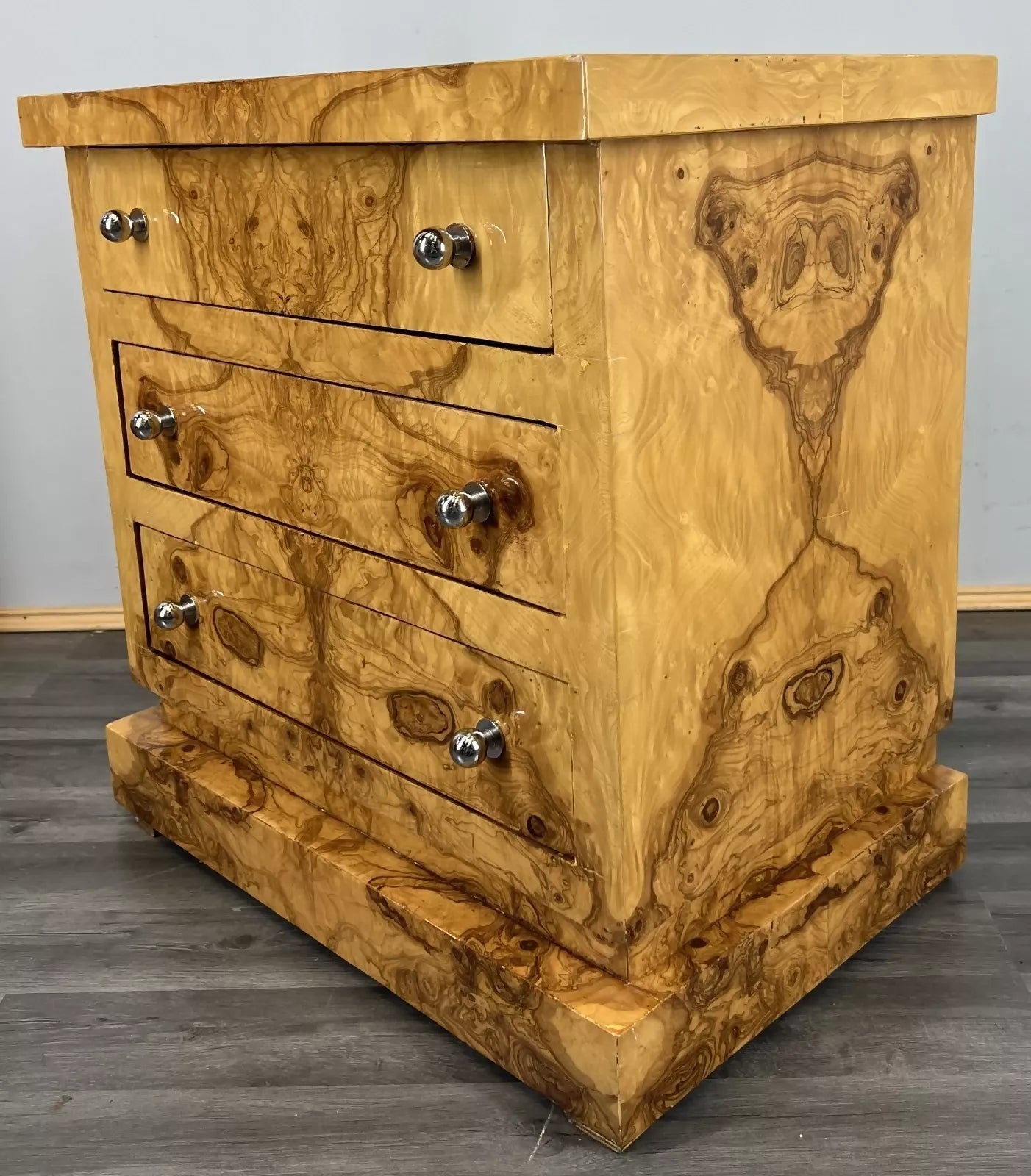 Vintage French Art Deco Burr Bedside Tables Pair | 3 Drawer Nightstands | French Design | Nickel Knobs | Elegant Veneer Finish | Lot 4233