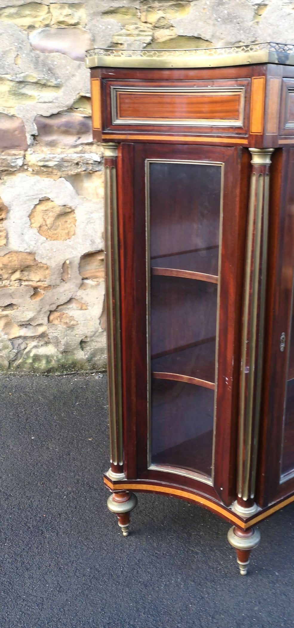 Late 19th Century French Mahogany and Satinwood Banded Vitrine - Cabinet