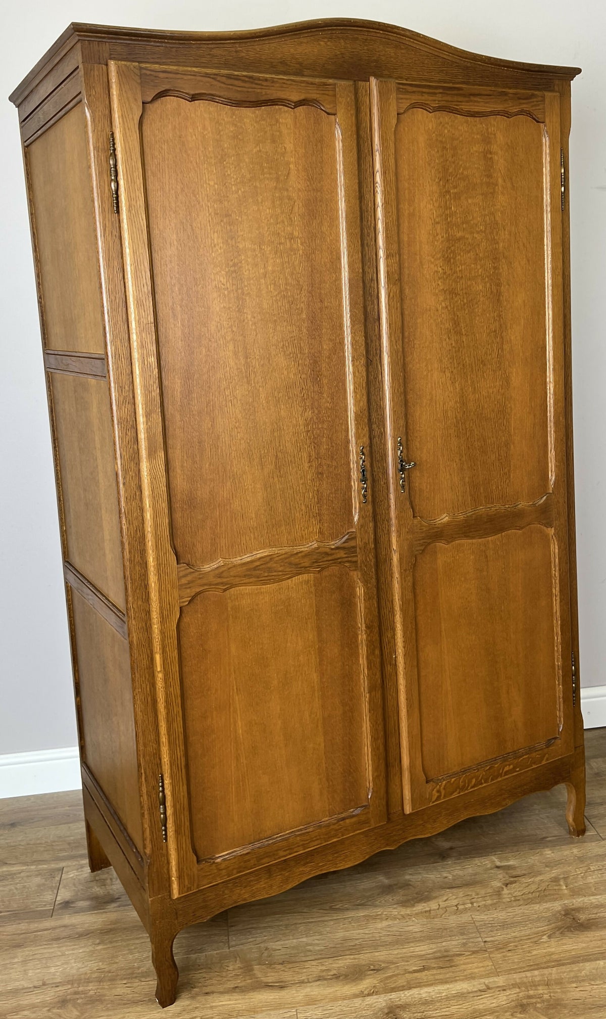 Wardrobe Vintage French Louis Oak Two Door Bedroom Storage Armoire LOT 6523