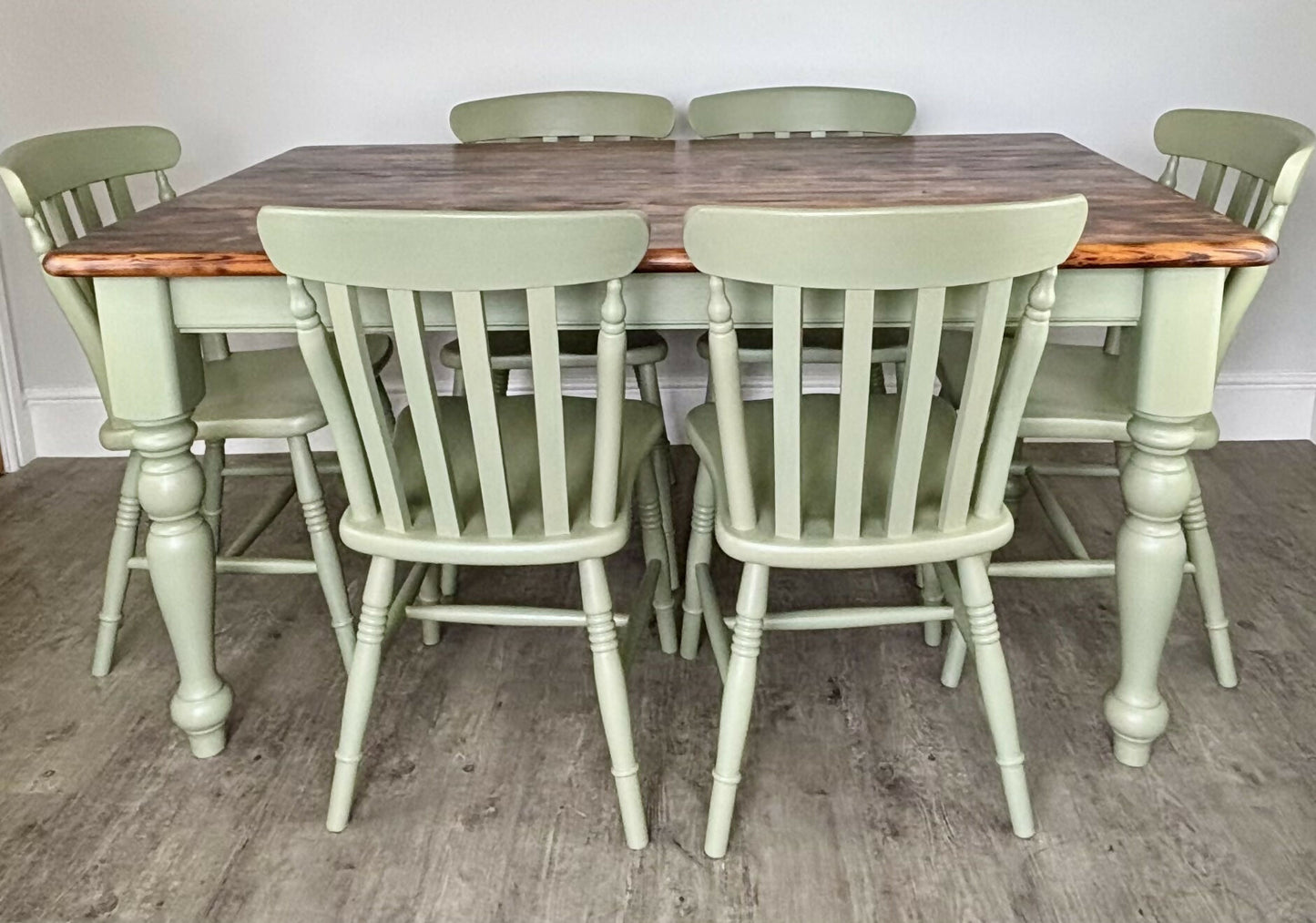 Table & 6 Chairs