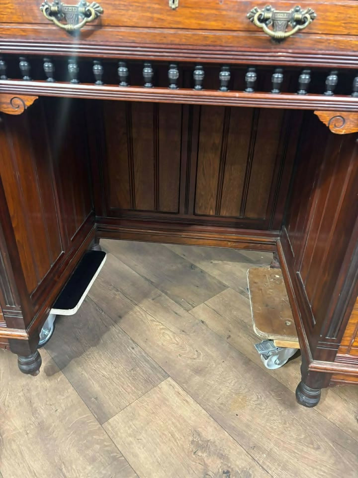 Edwardian Pedestal Red Walnut Dressing Table with Mirror