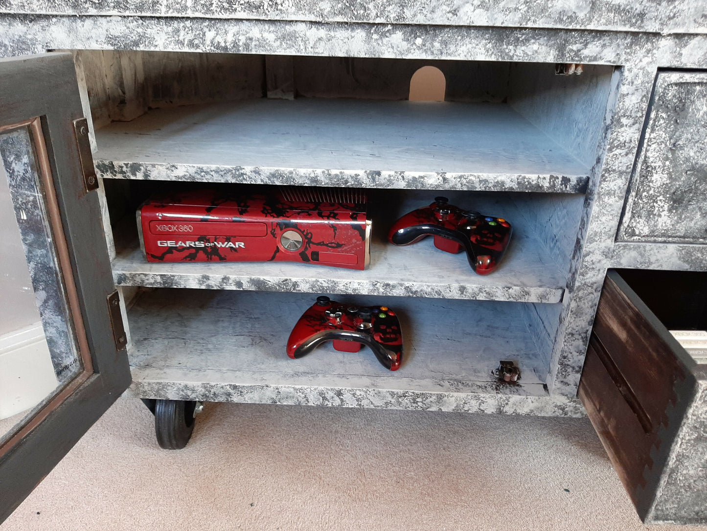 ‘Gears of War’ Entertainment Centre