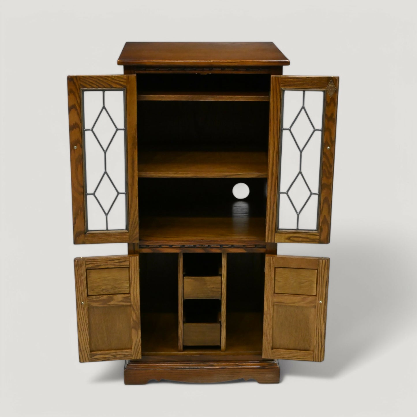 Old Charm Hi Fi/Record Cabinet 2 Adjustable Shelves Light Oak FREE UK Delivery. SBR9932/2012D