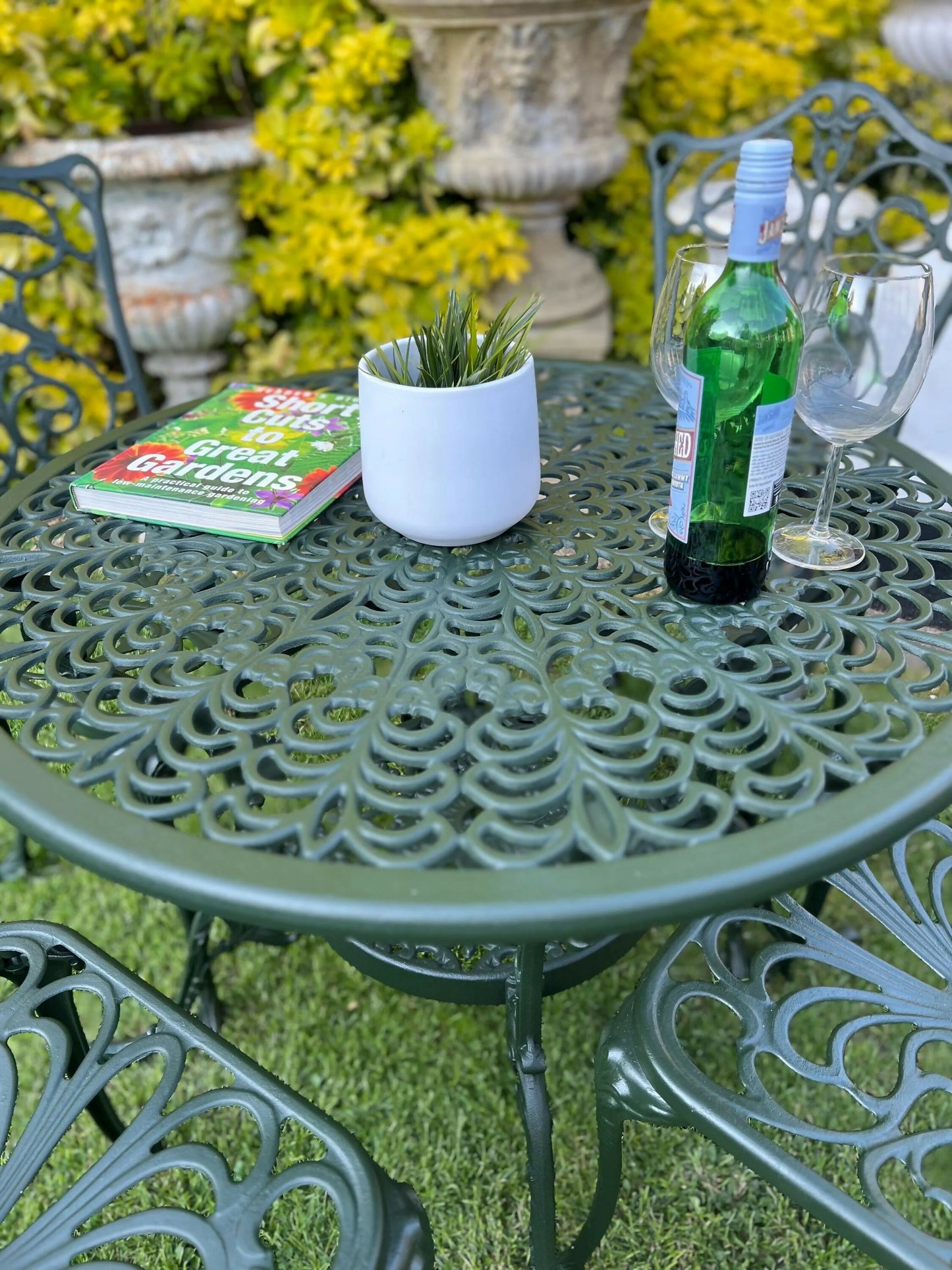 Ornate Vintage Green Patio Set With 4 Chairs