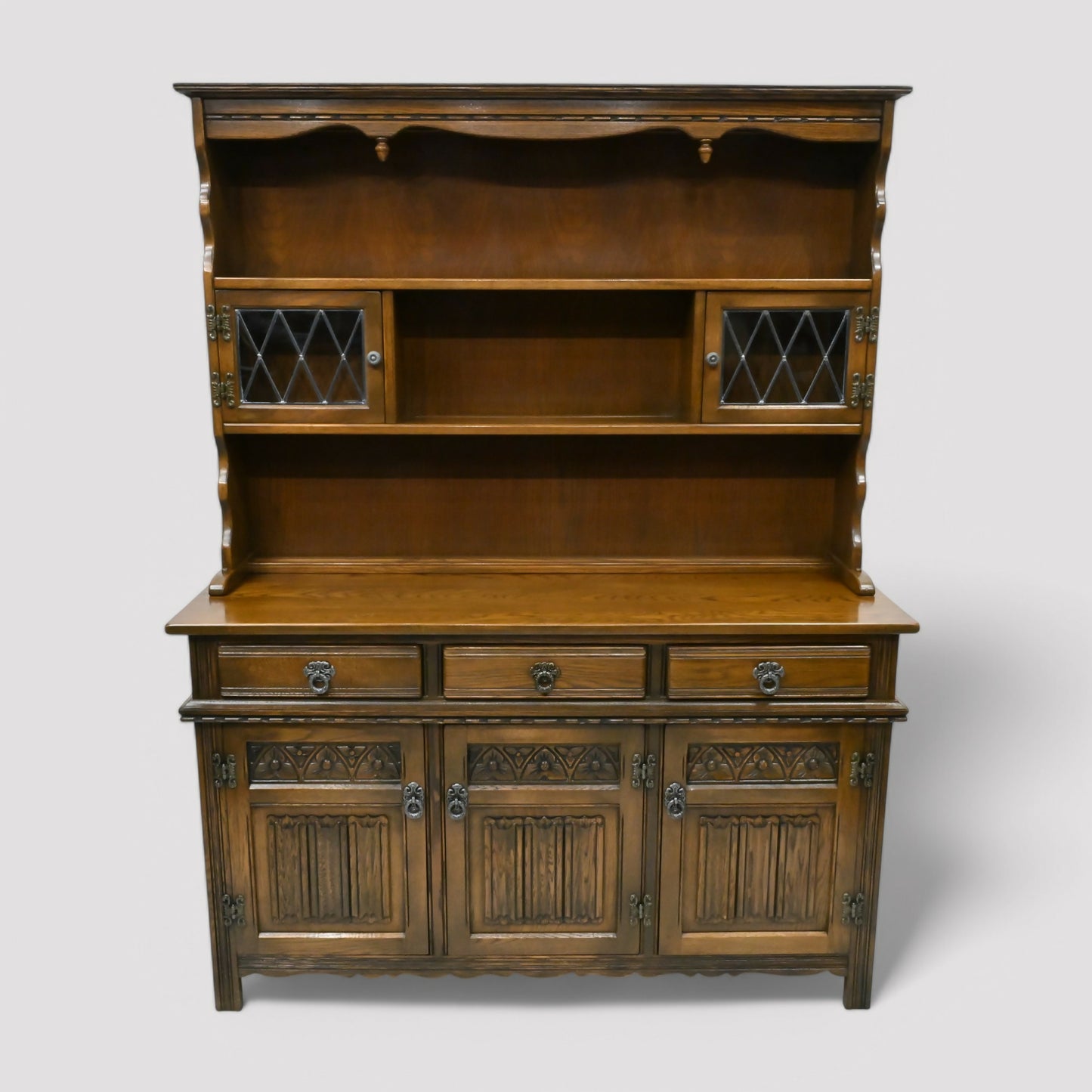 Old Charm Oak Dresser In Light Oak Finish Tudor Style 4ft 6" W FREE UK Delivery. SBR10169/0603E