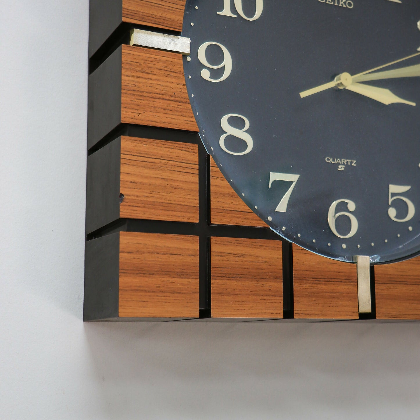 Wall Clock Mid Century Retro Waffle Style. Wood Effect Quartz Clock