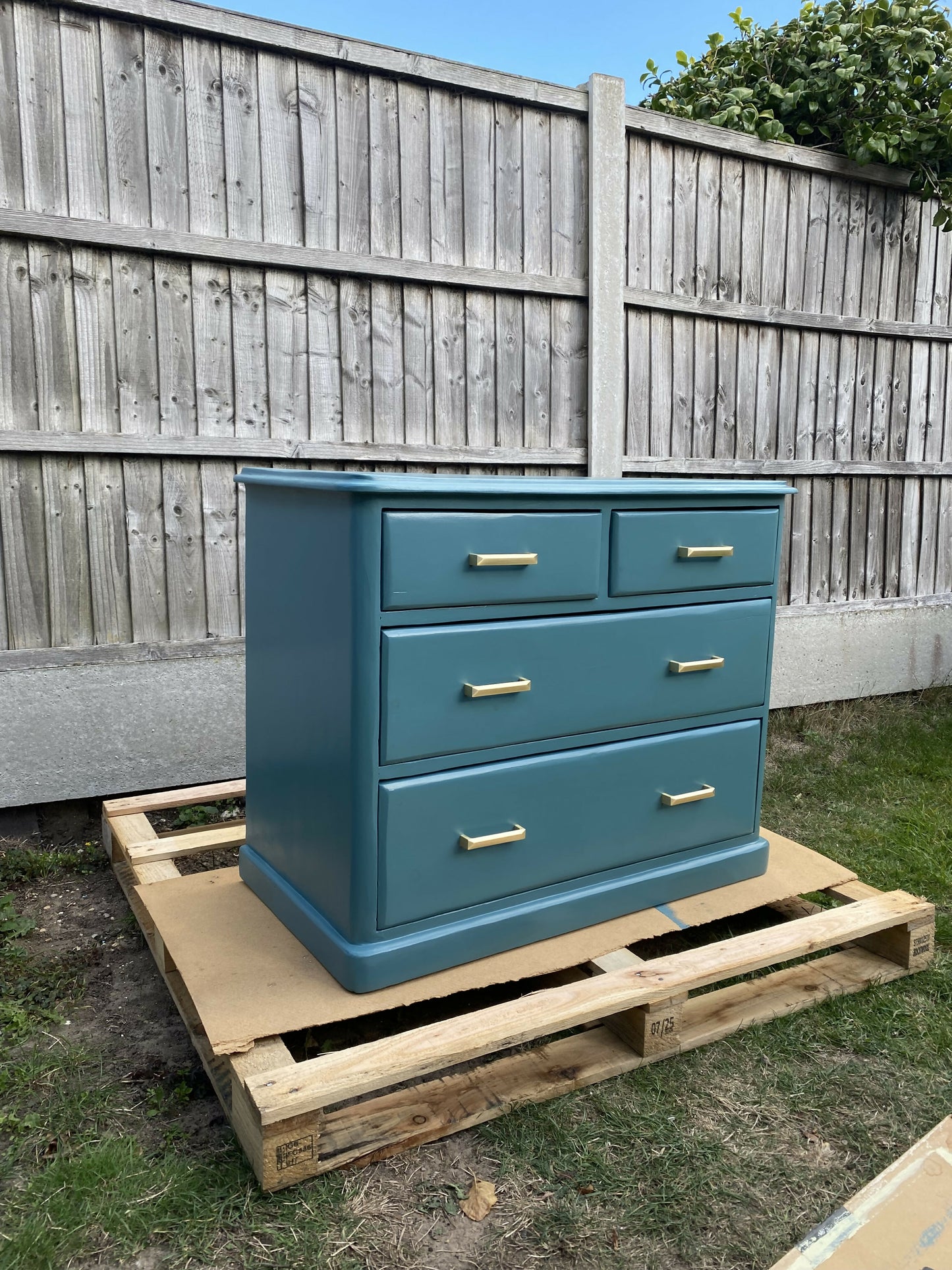 Deep Blue Serenity Chest – Golden Details for a Touch of Luxury