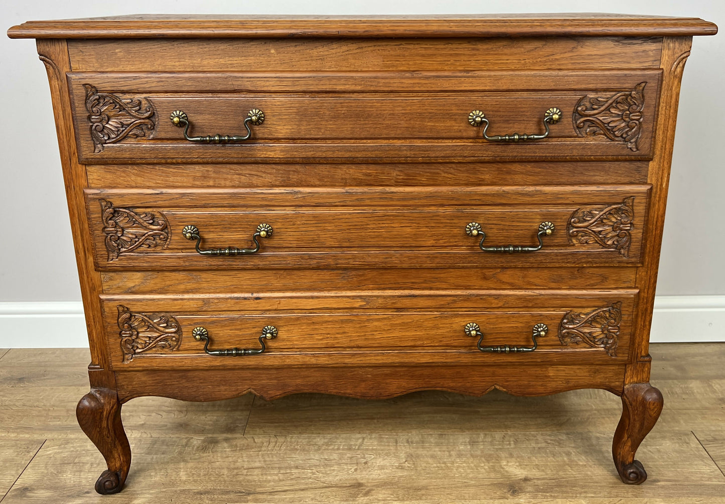 Chest of Drawers Vintage French Louis Oak 3 Drawers Carved Cabinet LOT 6253