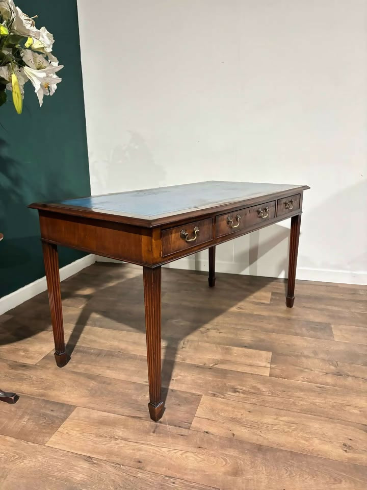 Vintage Mahogany Writing Desk0