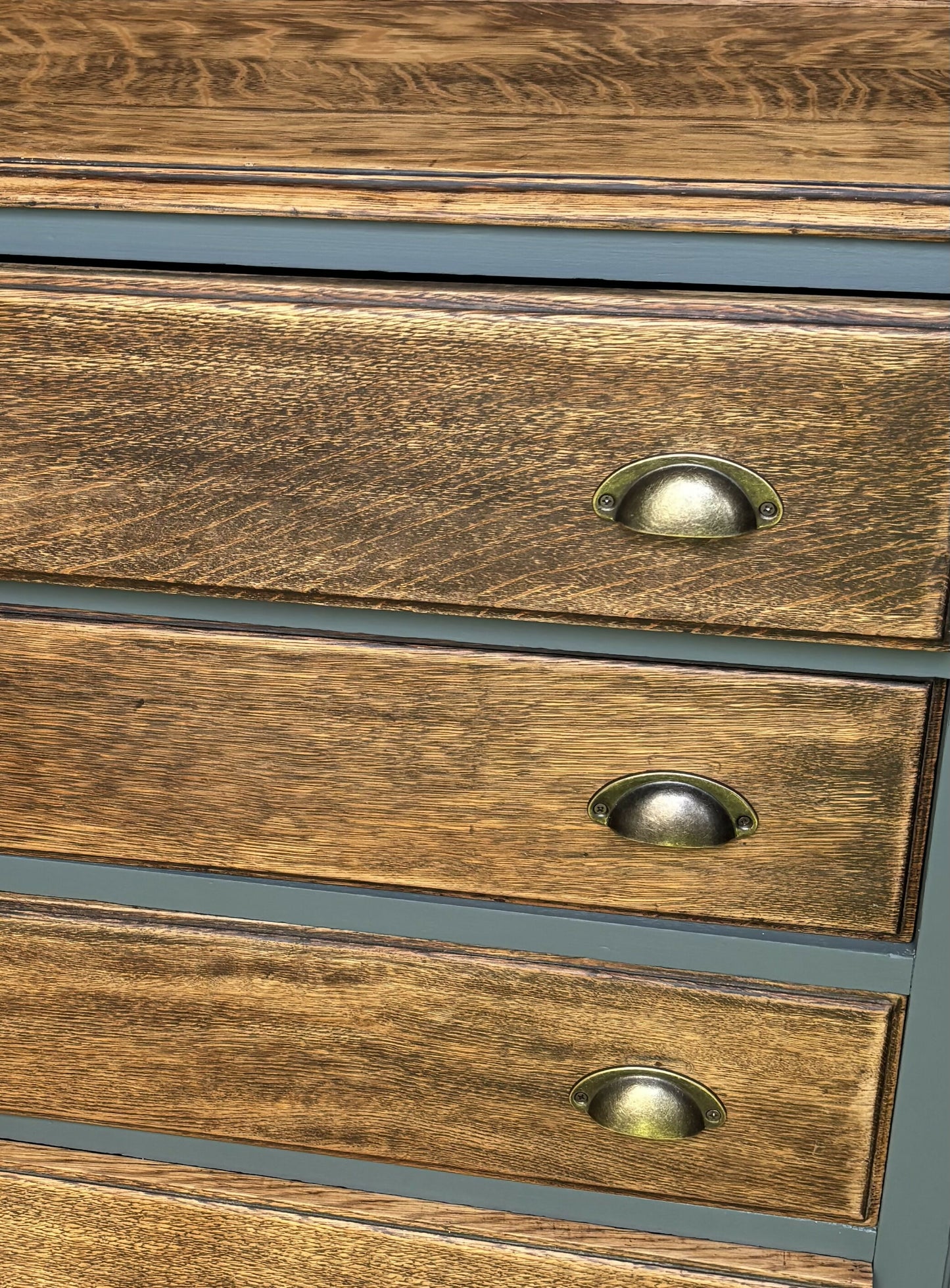 Beautiful Vintage Chest of Drawers