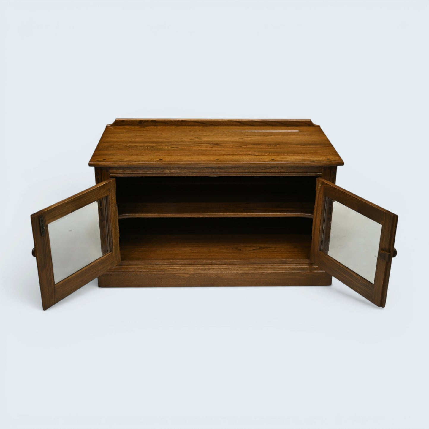 Ercol Low TV Stand/Cabinet Mural Vintage Golden Dawn Finish FREE UK Delivery