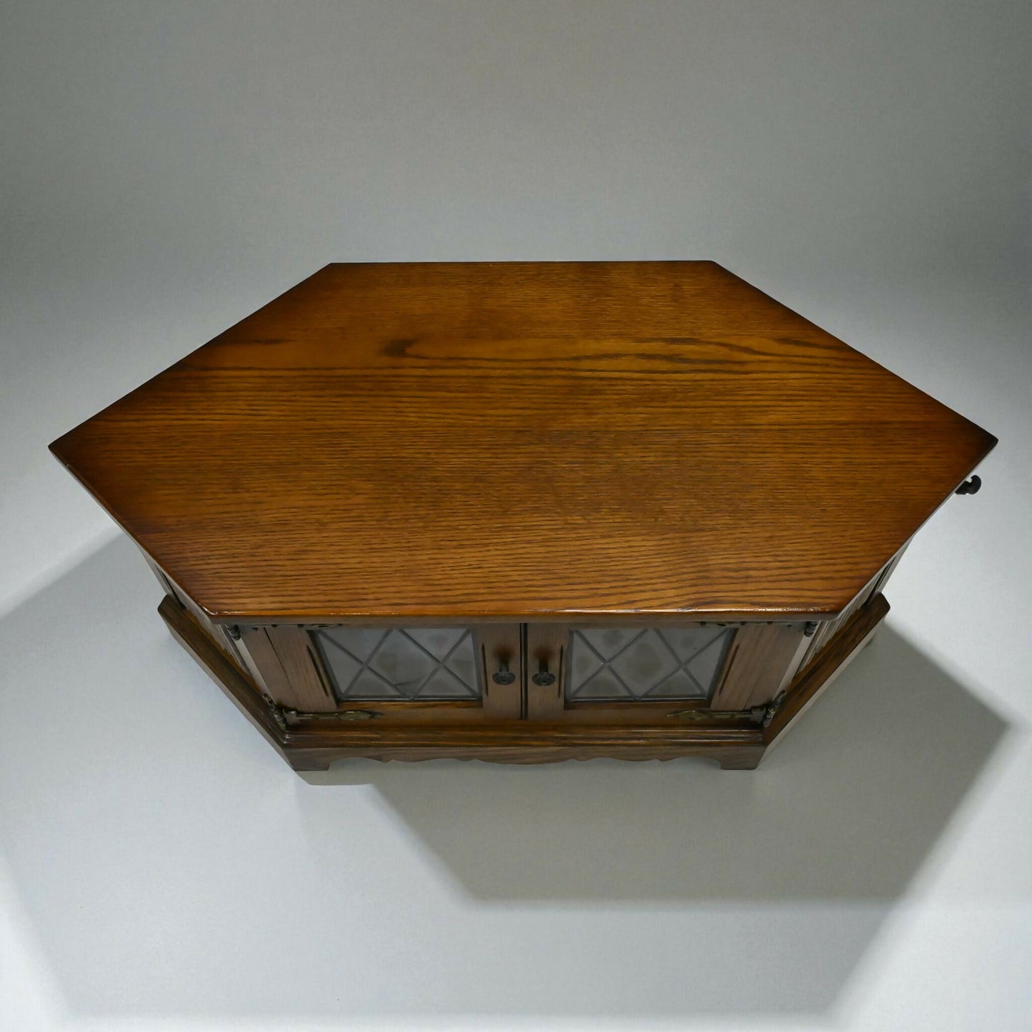 Old Charm TV Stand Corner Video Cabinet "Light Oak" #2084 FREE UK Delivery*. SBR10954/1809E