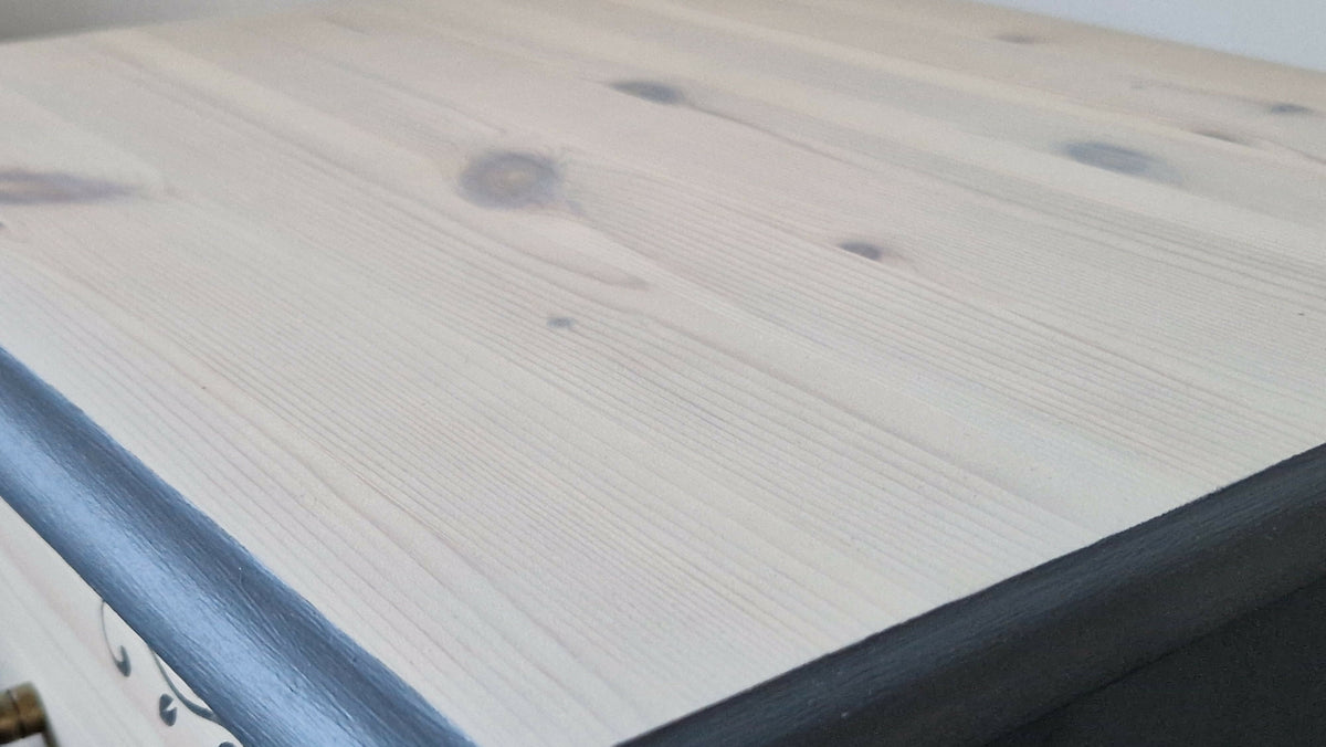 Single pine bedside drawer unit
