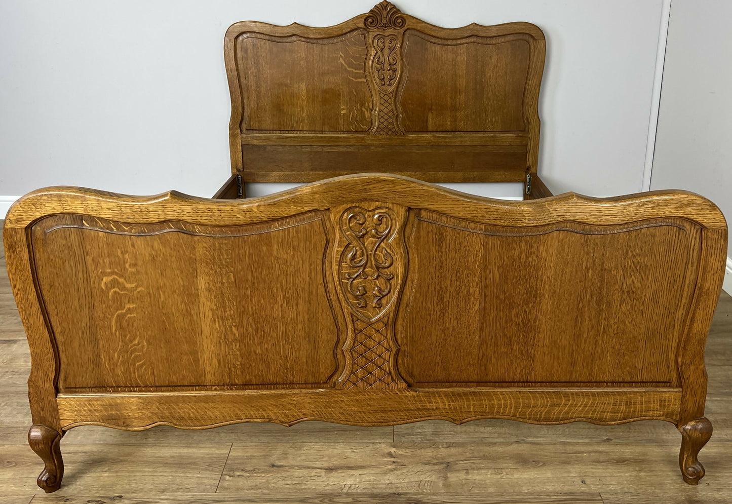 Bed Vintage French Louis XVI Oak Double Bed Frame Carved Headboard LOT 6376
