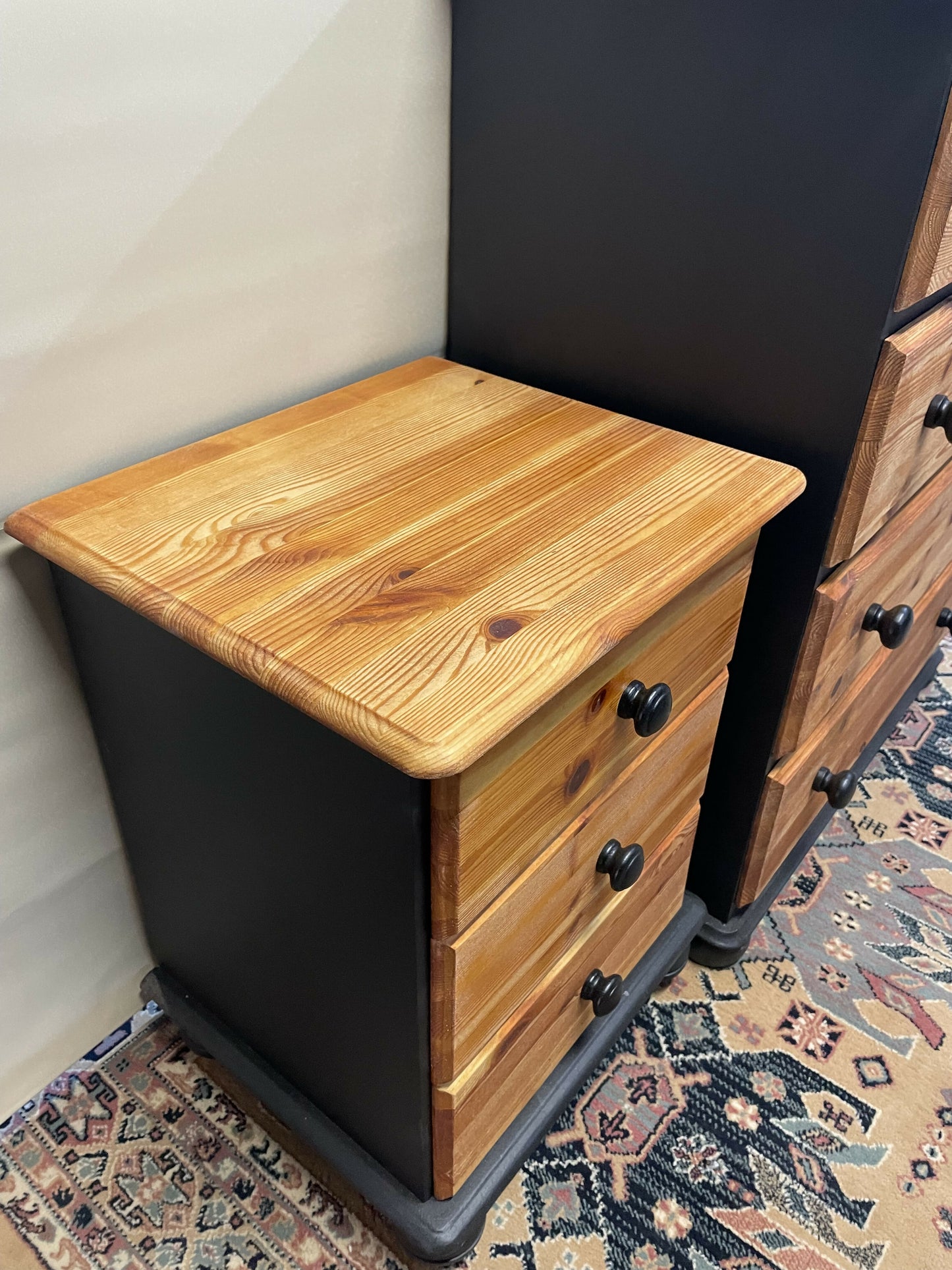 Pine Chest of 4 Drawers and matching bedside set of 3 drawers.