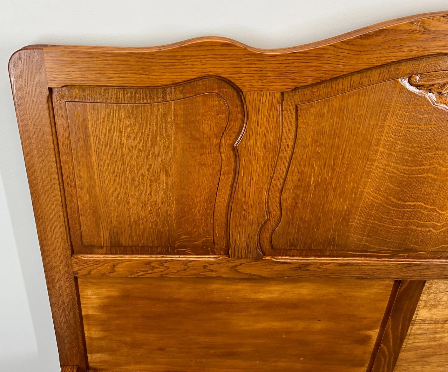 Bed Vintage French Louis XVI Oak Double Bed Frame Carved Headboard LOT 3664