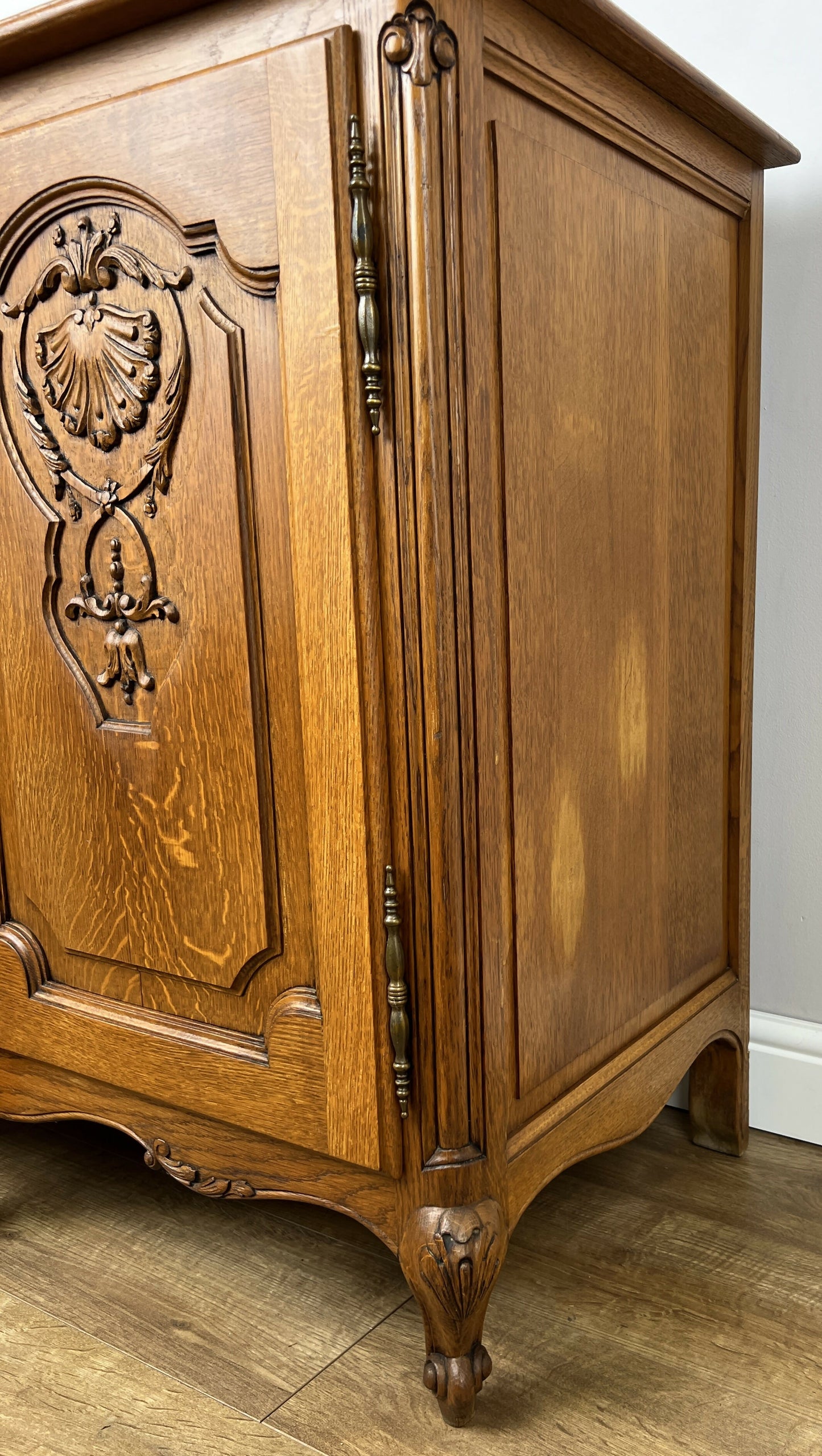 Sideboard Vintage French Louis Style Oak 4 Door Cupboard Carved Cabinet LOT 6361