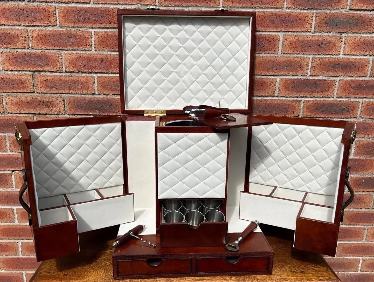 Superb Quality Hand Crafted Antique Style Leather Campaign Portable Drinks cabinet bar