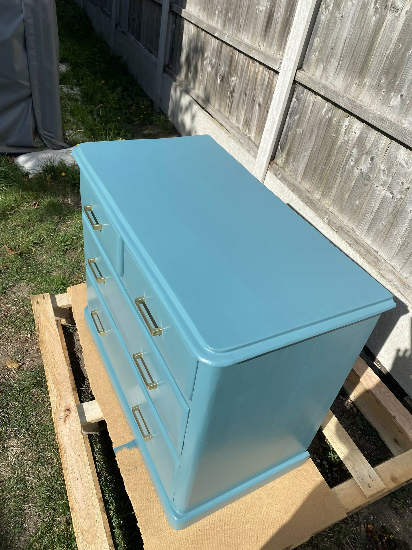 Deep Blue Serenity Chest – Golden Details for a Touch of Luxury