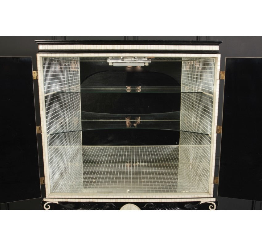 Black Lacquered Drinks Cocktail Cabinet