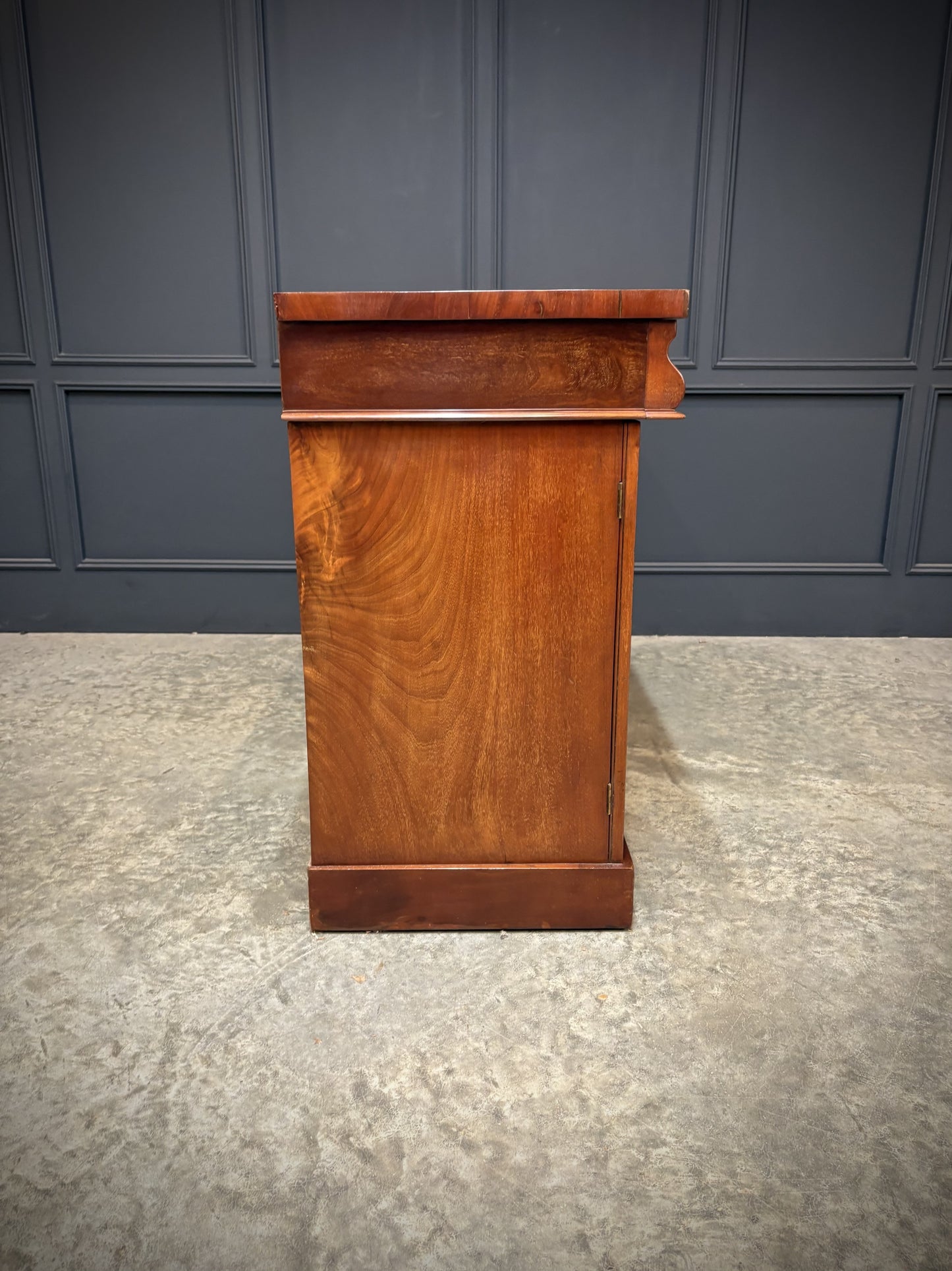 Vintage Victorian Mahogany Sideboard, 1800s