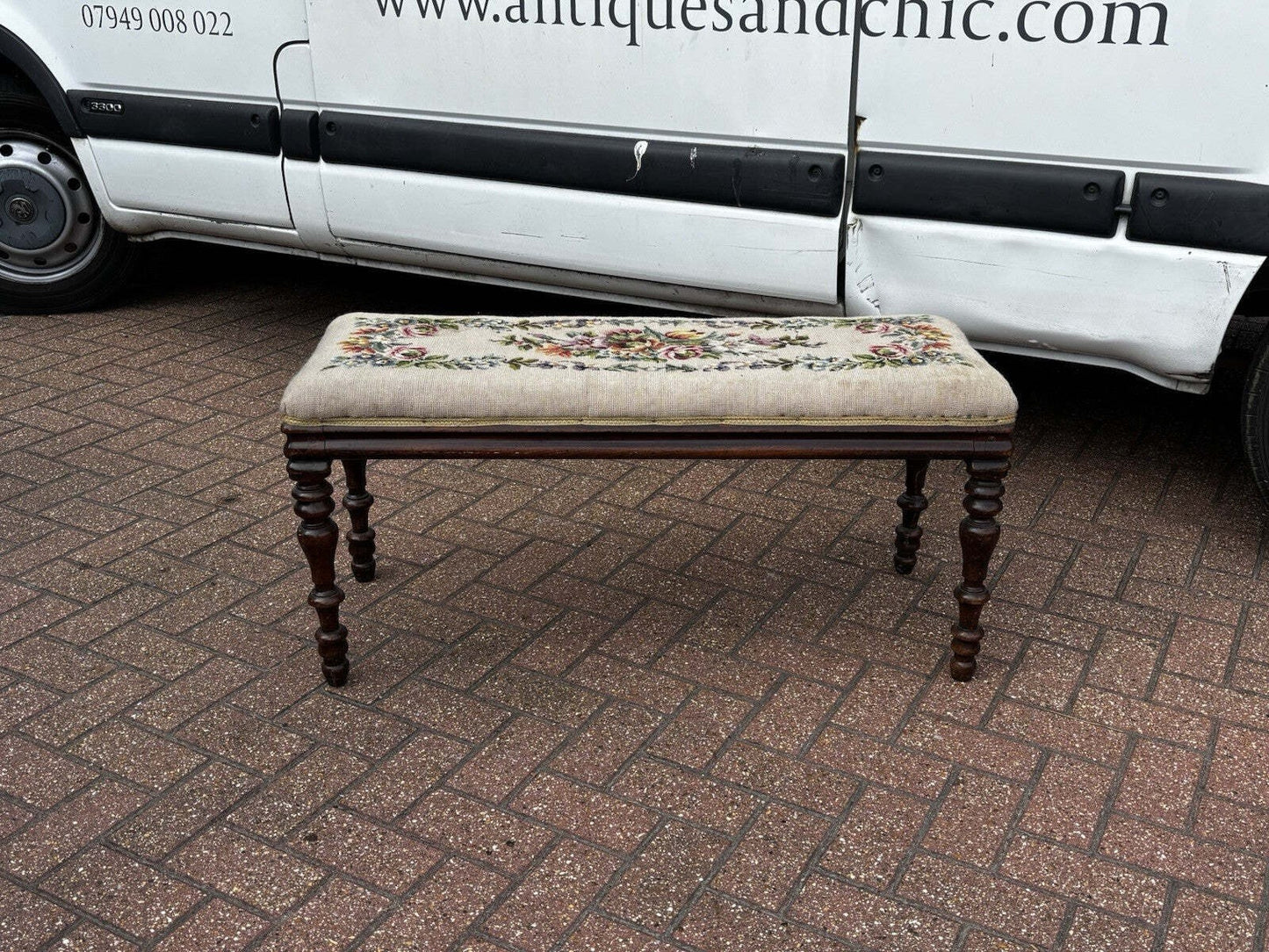 Vintage Georgian Mahogany Long Window Seat With Tapestry Upholstery.